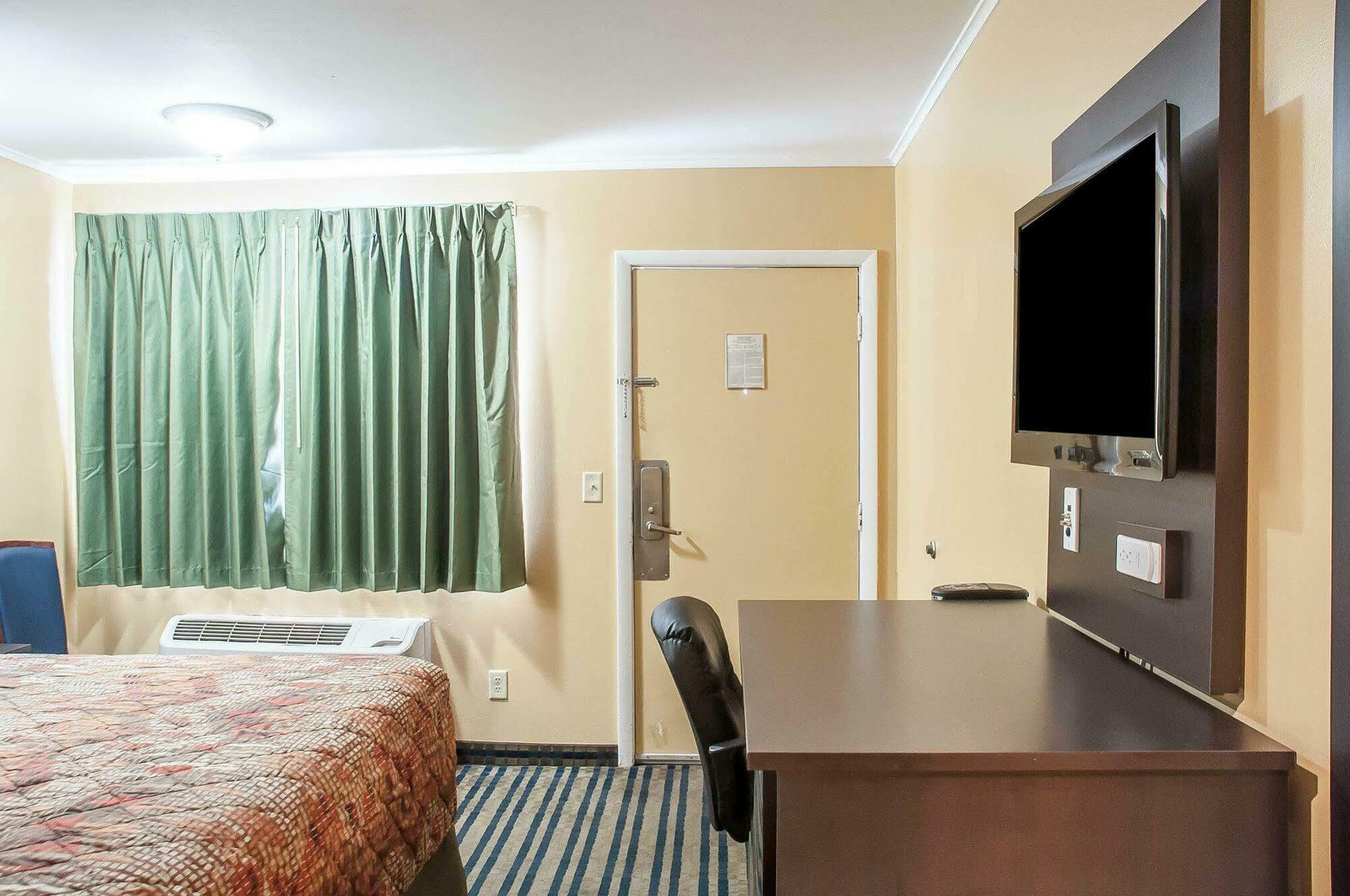 Amherst Inn & Suites Exterior foto